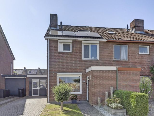 Oostendestraat 25, Hoedekenskerke