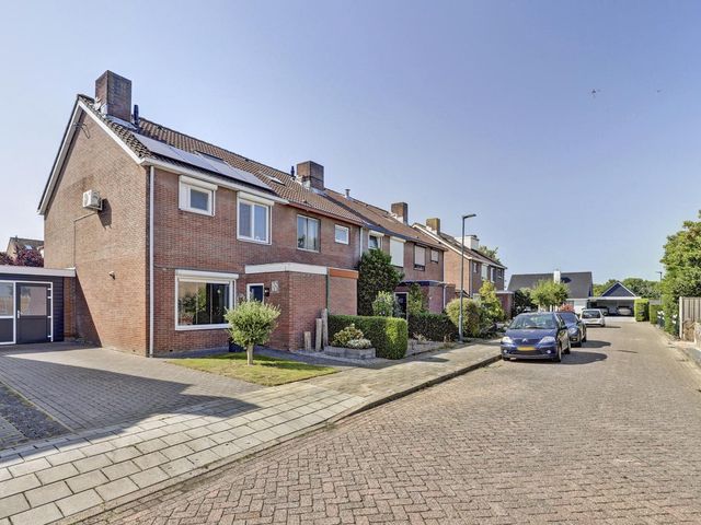 Oostendestraat 25, Hoedekenskerke