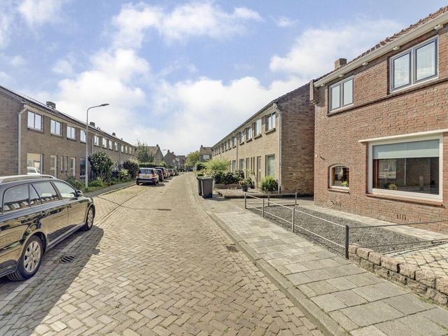 Violenstraat 35, Goes