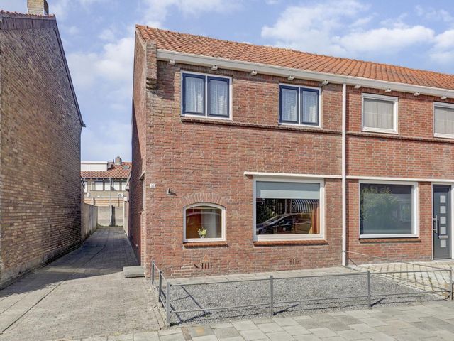 Violenstraat 35, Goes