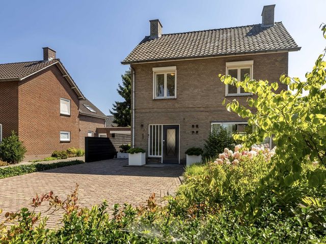 Oude Peelstraat 21, Helenaveen