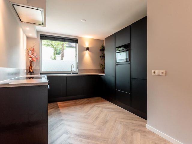 Volkerakpad 14, Almere