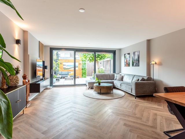 Volkerakpad 14, Almere