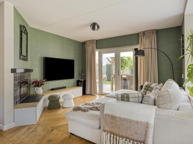Bromelia 10, Dirksland
