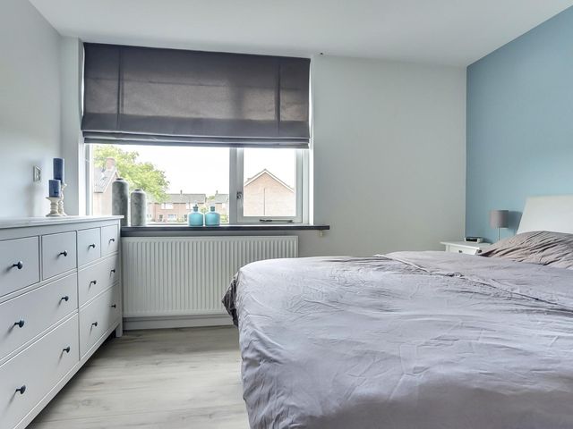 Anjerstraat 13, Sint-Maartensdijk