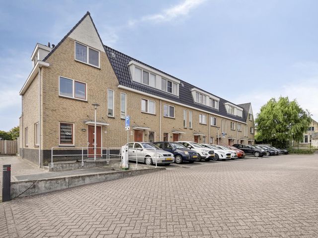 Schoolstraat 126, Strijen