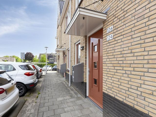 Schoolstraat 126, Strijen