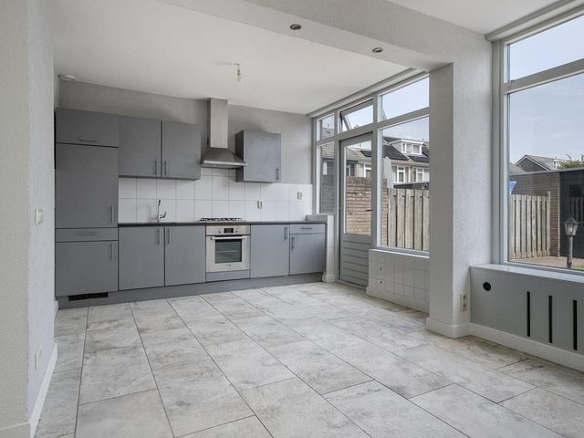 Van Anrooijstraat 10, Oss