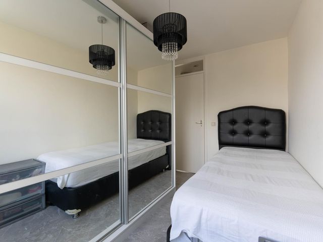 Geelkruid 53, Rotterdam