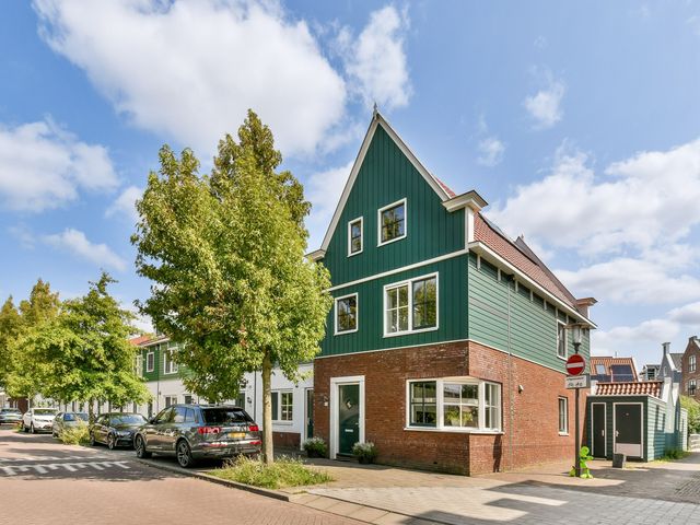 Aubade 33, Zaandam