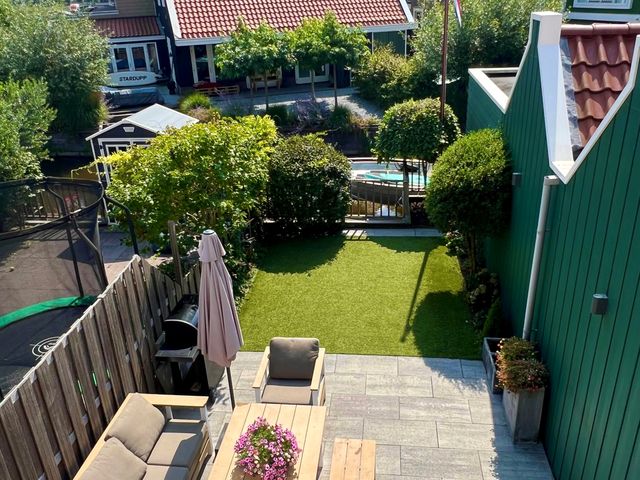 Aubade 33, Zaandam