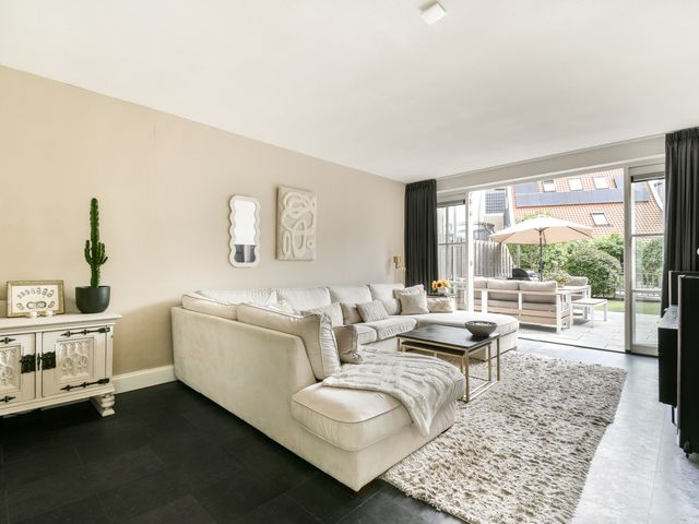Aubade 33, Zaandam