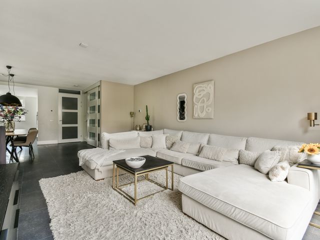 Aubade 33, Zaandam