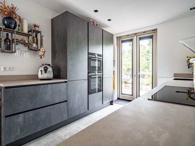 Schoorlaan 82, Leidschendam