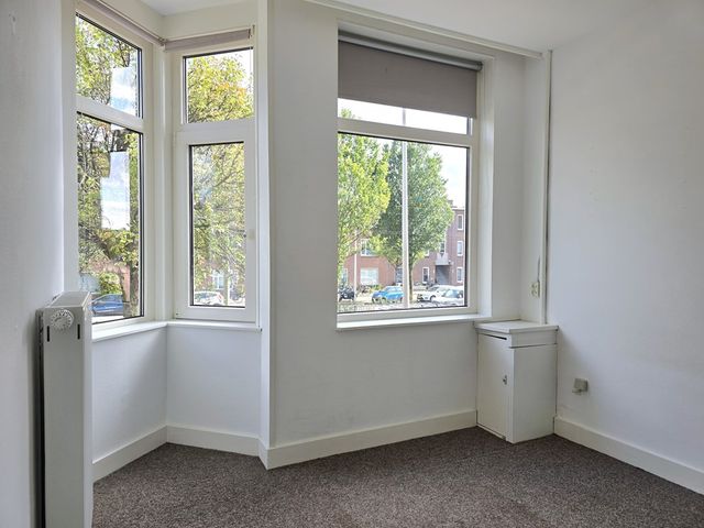 Escamplaan 15, Den Haag