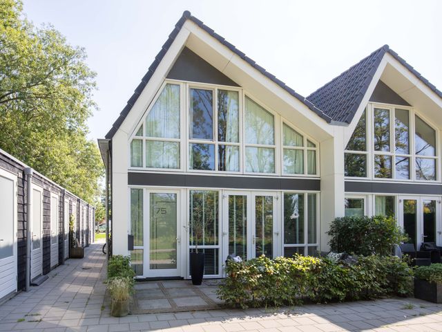 Frans De Bieslaan 75, Aalsmeer