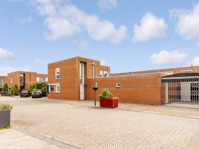 Eendragt 6, Lelystad