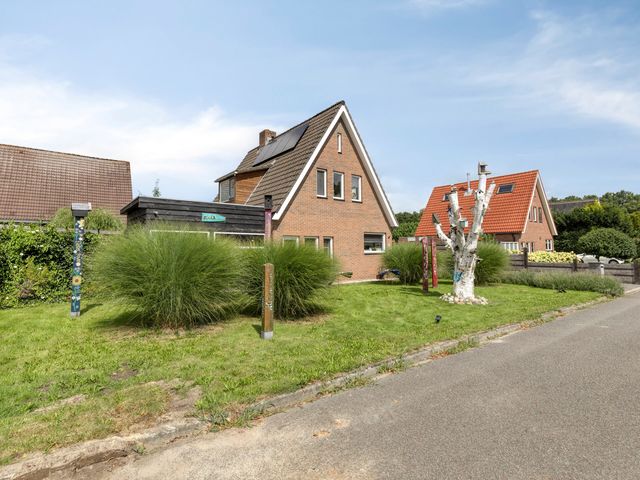 Stationsstraat 7, Nieuw-Buinen