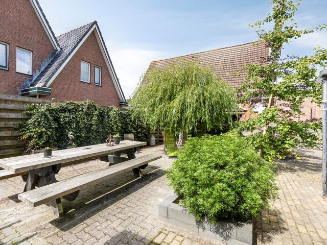 Stationsstraat 7, Nieuw-Buinen