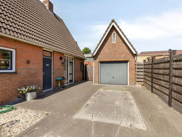 Stationsstraat 7, Nieuw-Buinen