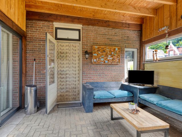Stationsstraat 7, Nieuw-Buinen