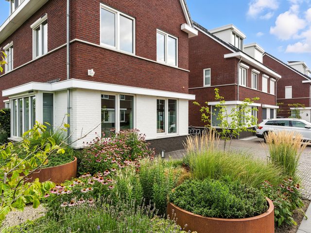 Raapzaadhof 1, Alblasserdam