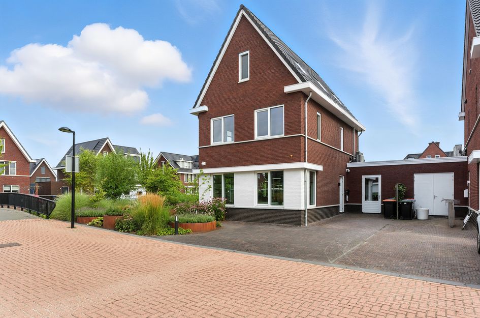 Raapzaadhof 1