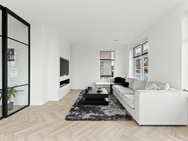 Raapzaadhof 1, Alblasserdam