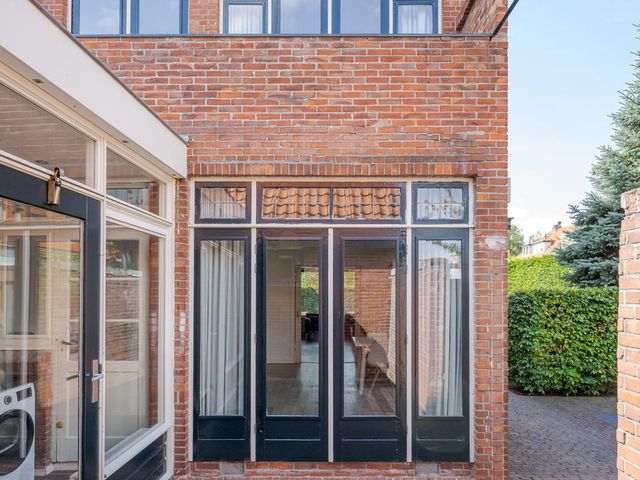 Willem de Zwijgerlaan 86, Voorschoten