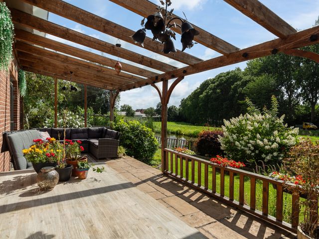 Veerstraat 7, Oude Wetering