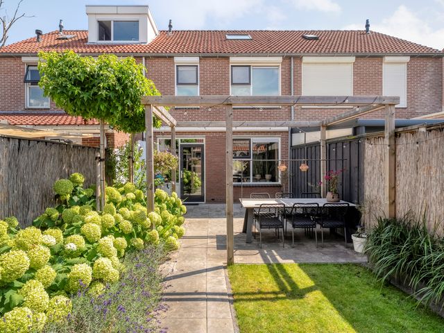 Boterbloem 79, Hardenberg