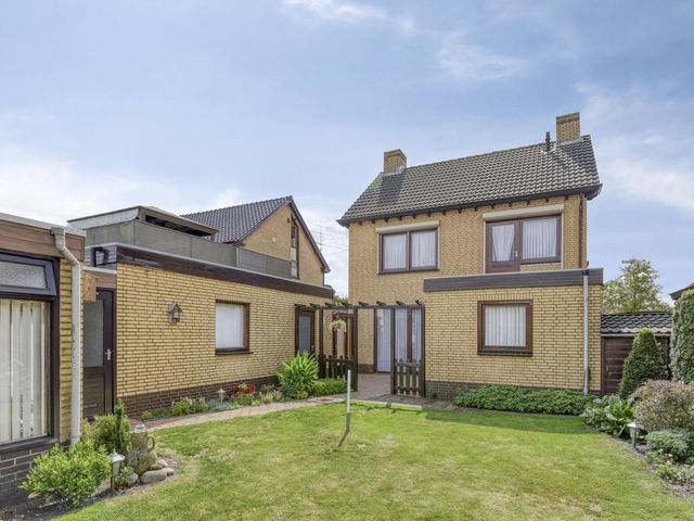 Mahlerstraat 13, St. Willebrord
