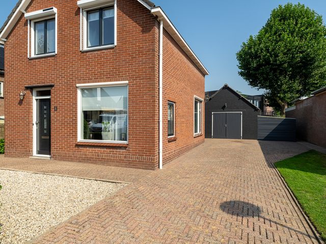 Nicolaas Hooijkaasstraat 11, Zuilichem