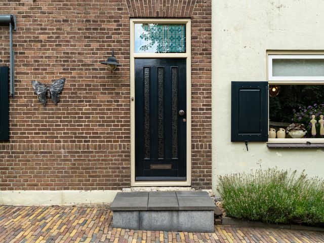 Korn 52, Dussen