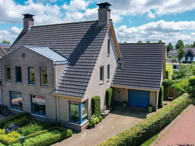 Eendekroos 100, Drachten
