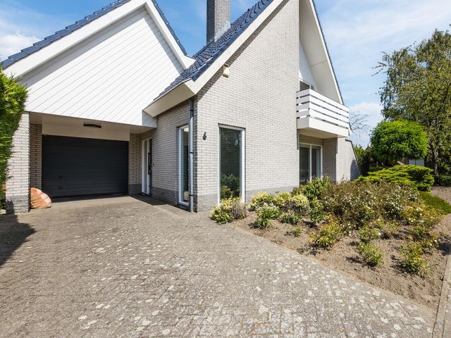Benedictijnerstraat 6, Philippine