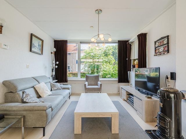Rose Coplandstraat 1, Bovenkarspel