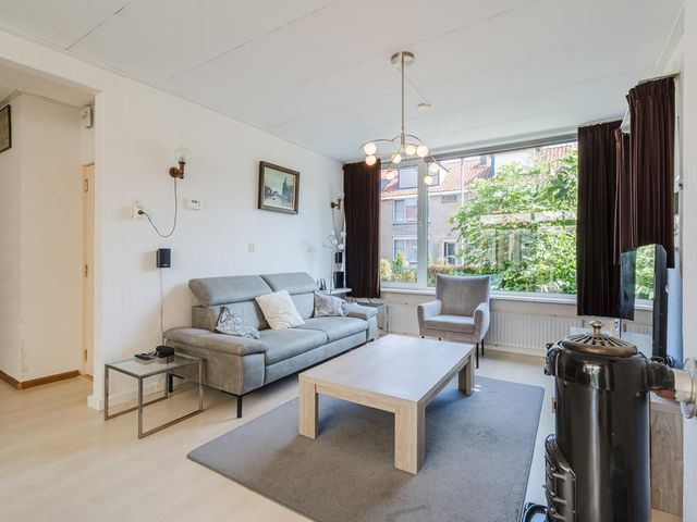 Rose Coplandstraat 1, Bovenkarspel