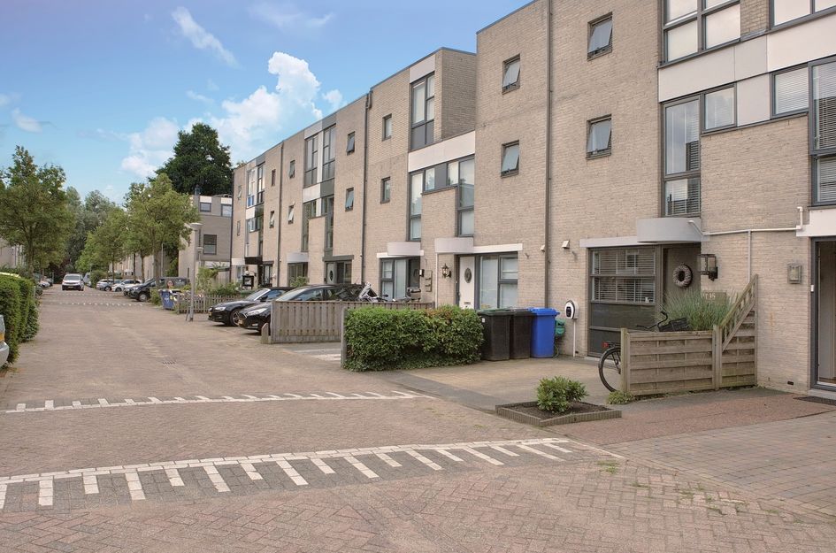 Karibastraat 16