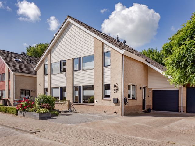 Dukaat 37, Hoorn