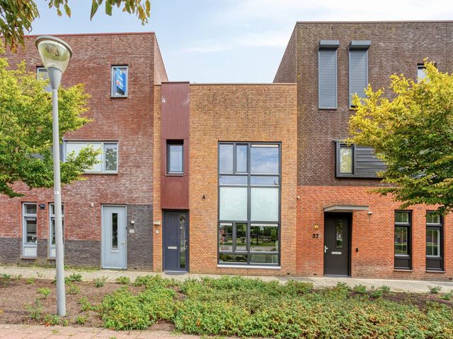 Villa Waterranonkel 35, Waalwijk