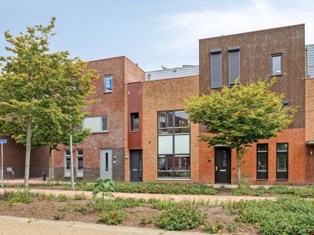 Villa Waterranonkel 35, Waalwijk