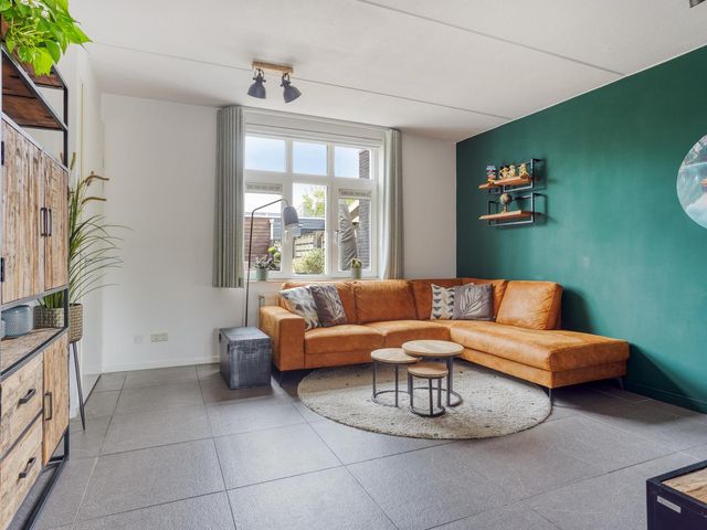 Villa Waterranonkel 35, Waalwijk