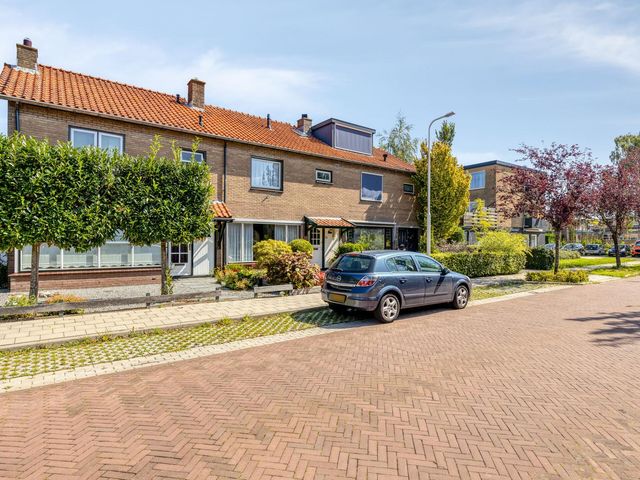Iepenlaan 11, Hoogland