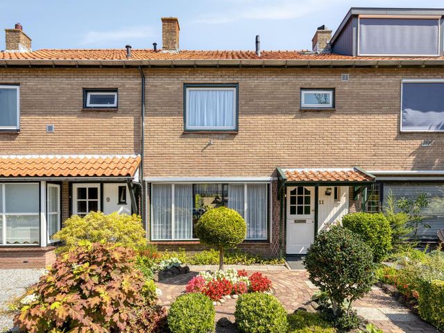 Iepenlaan 11, Hoogland