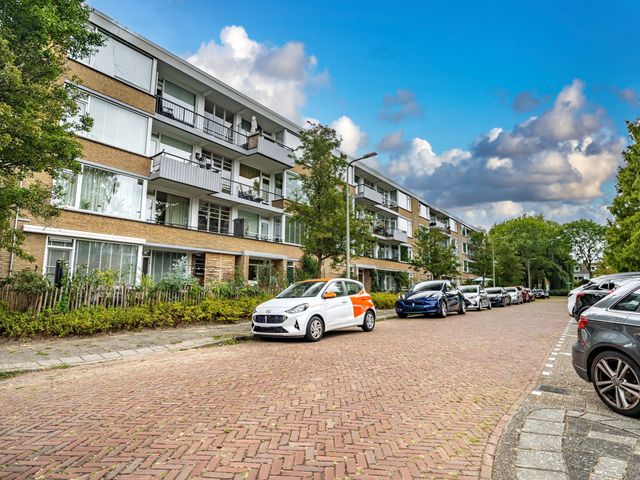 Paganinidreef 16, Voorschoten
