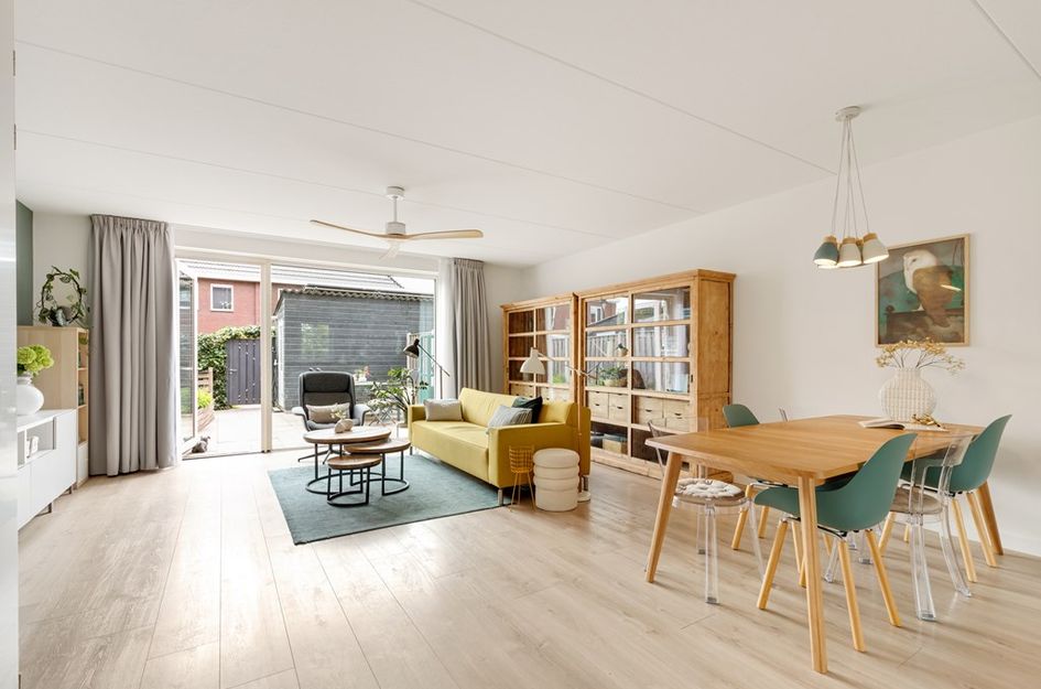Charles Barklastraat 25
