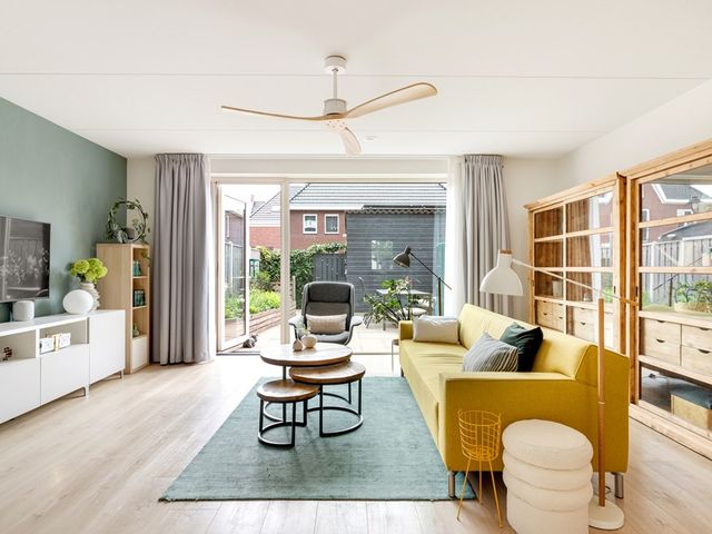 Charles Barklastraat 25, Almere
