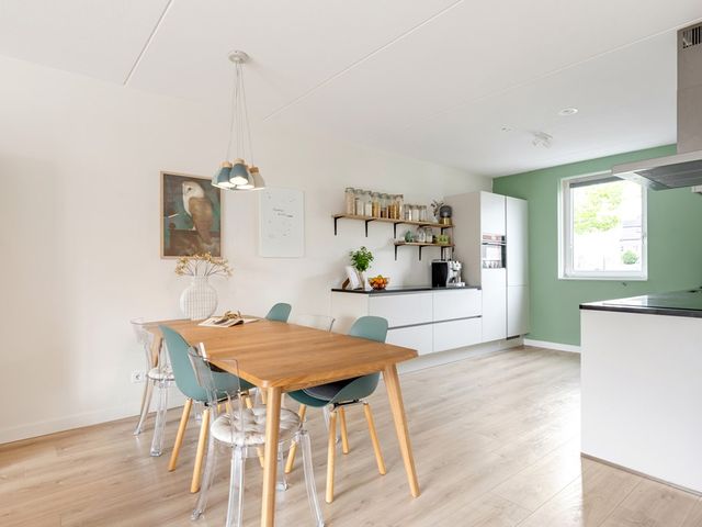 Charles Barklastraat 25, Almere
