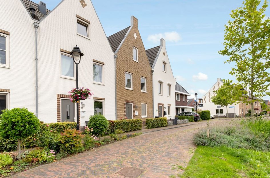 Charles Barklastraat 25